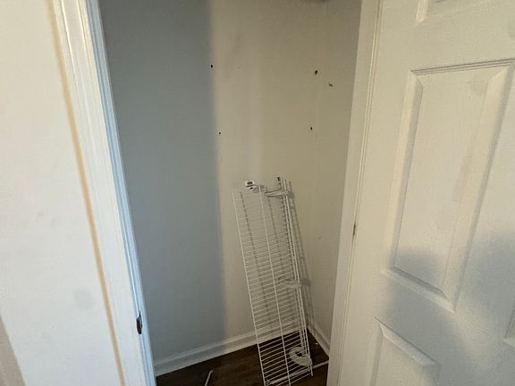 3rd image of 368 E Washington St