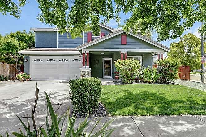 1st image of 452 Glenbriar Cir