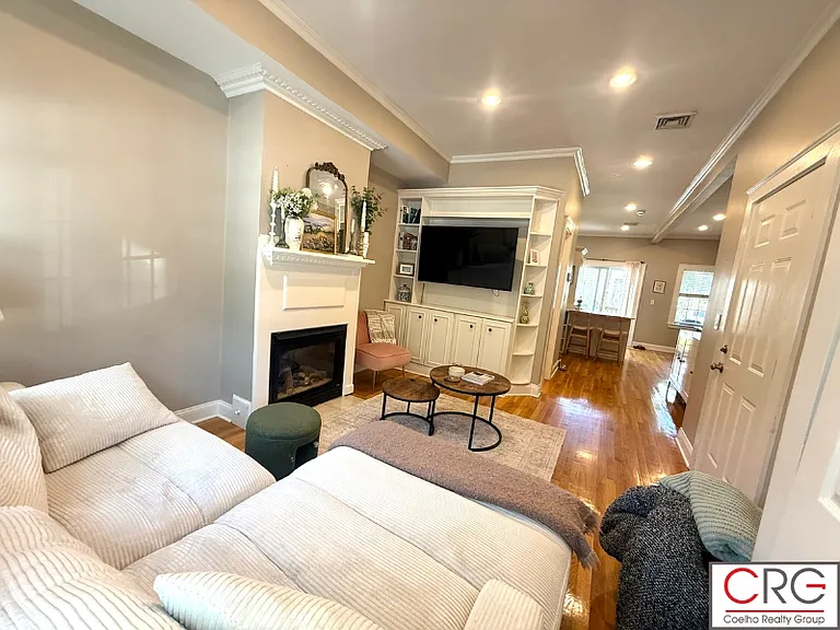 383 Bunker Hill St #1 — Photo 6