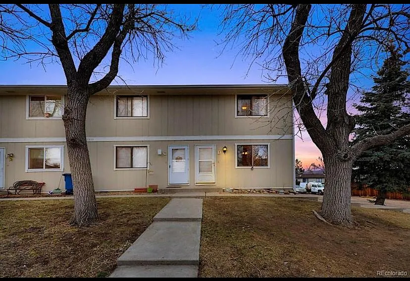 2 bed, 896 sqft, $2,500 — Photo 1