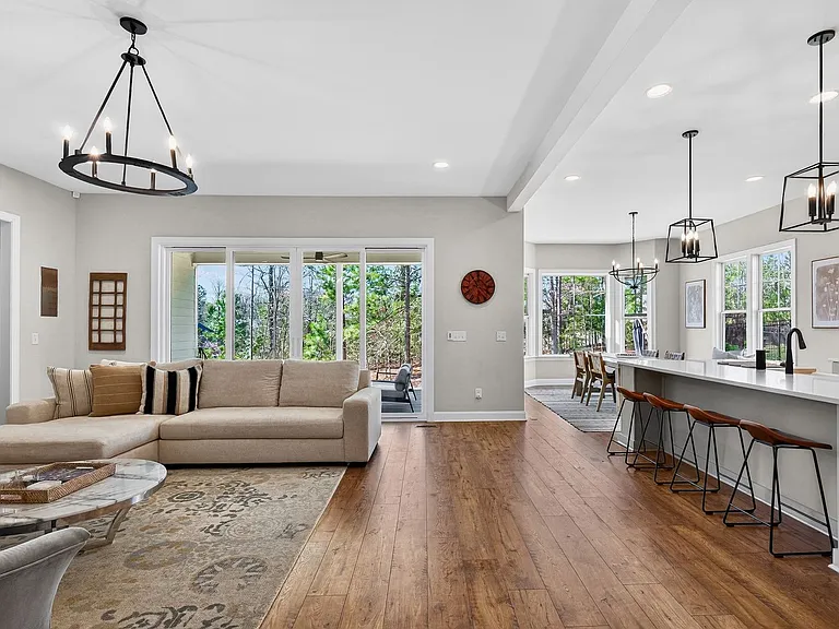 210 Lookout Rdg — Photo 11