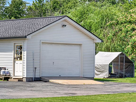 3rd image of 117 Kay Cir