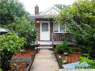 92 Holland Avenue  image 1 of 3