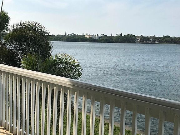 5th image of 157 Pompano Dr SE APT C