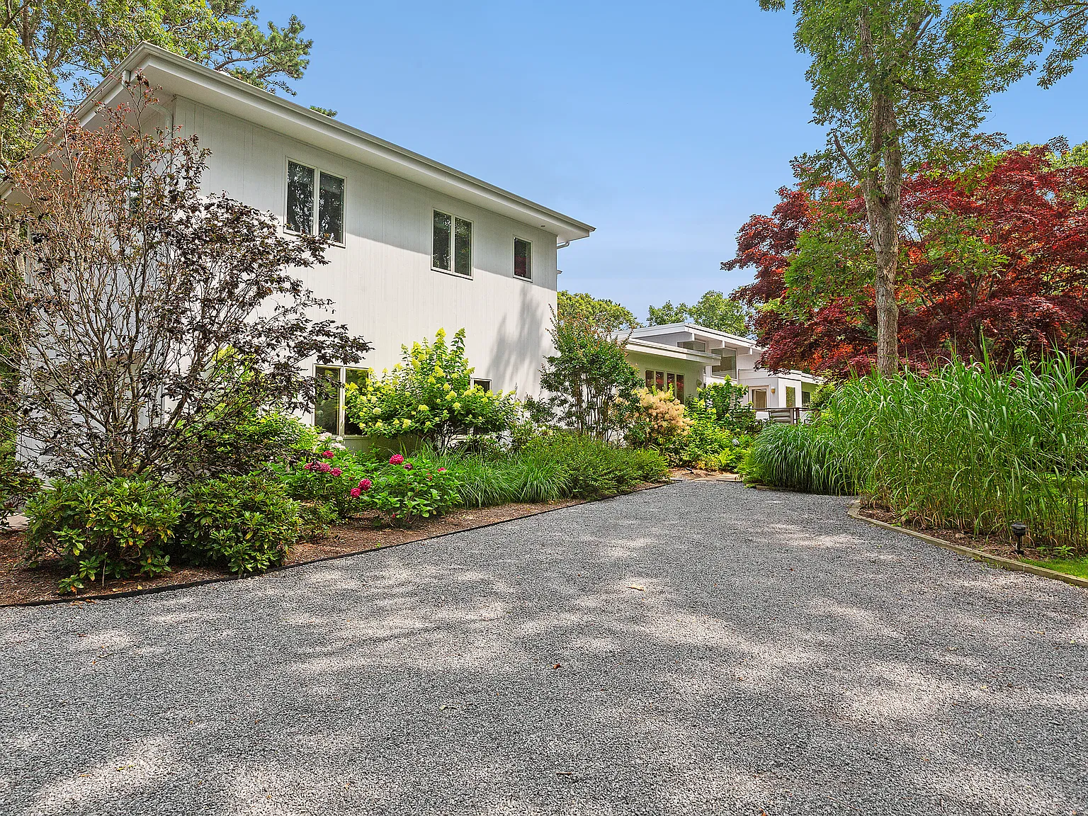 East Hampton Village — Photo 4