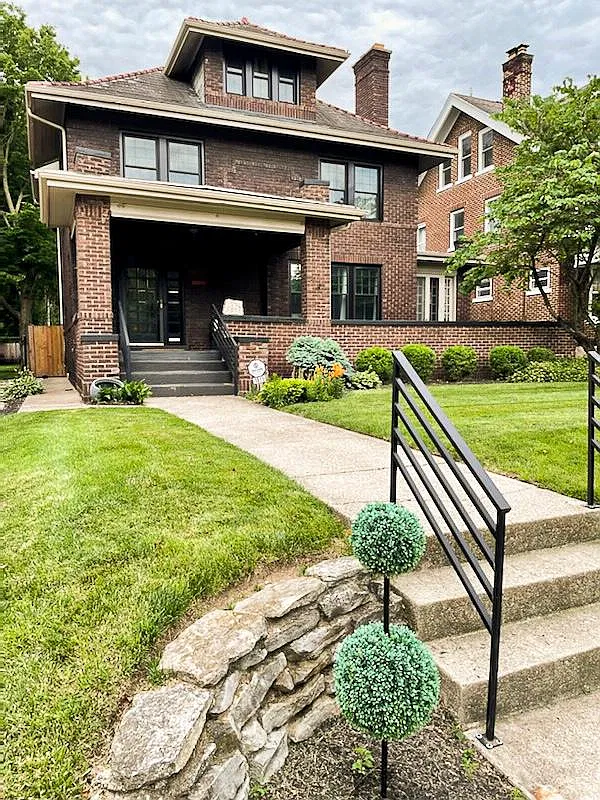 1811 Bryden Rd — Photo 1