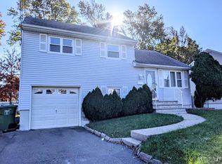 30 Heathcote Ave, Edison, NJ 08817