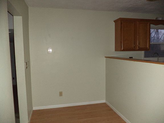 5th image of 10 Szarek Dr