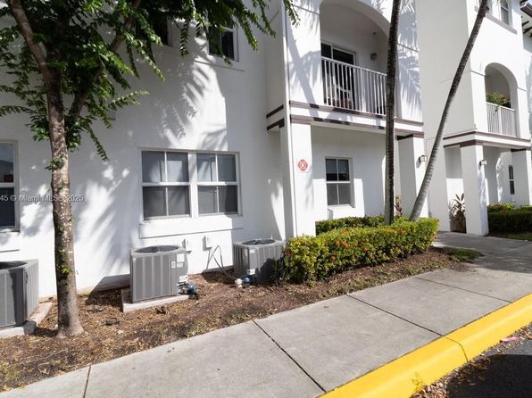 8740 NW 97th Ave APT 103