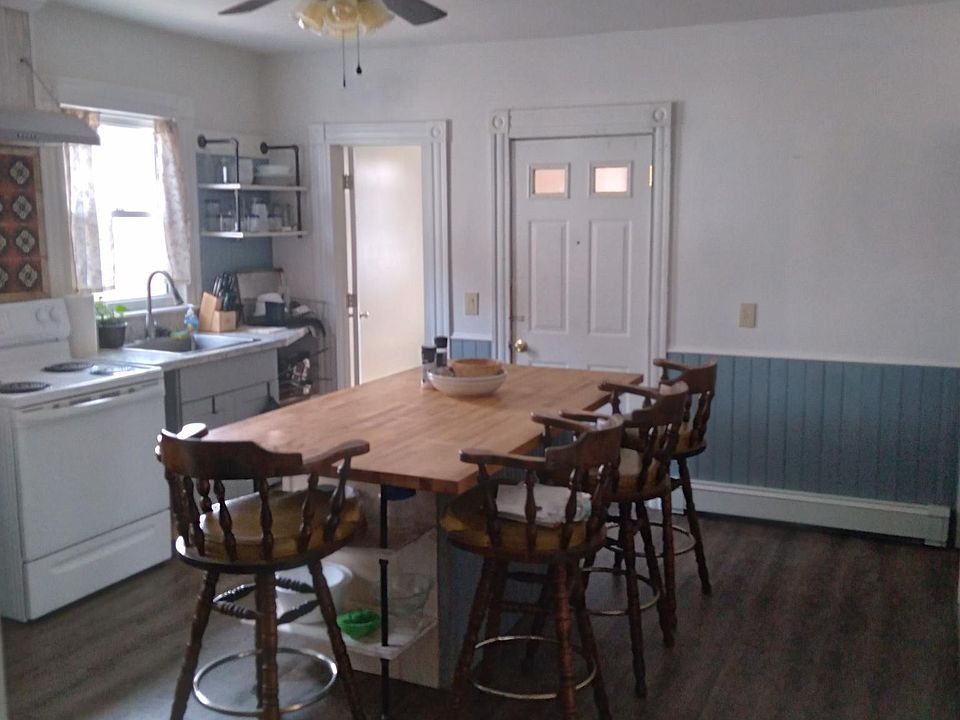 1st image of 31 Wallace Row #1