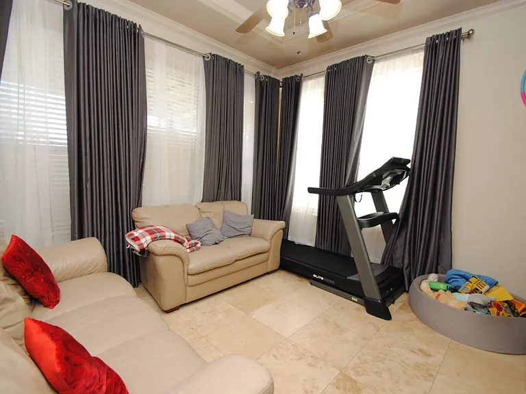 15823 Medina Lake Ln — Photo 14
