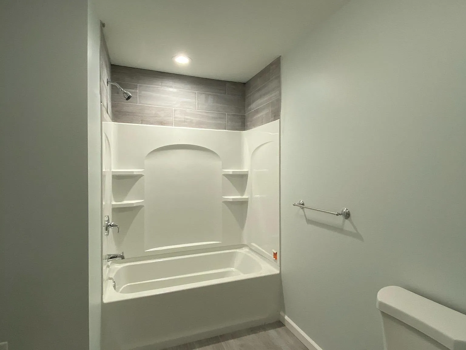 3 bed, 1400 sqft, $1,500 — Photo 3