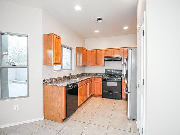 4th image of 5026 N Homecoming Ct