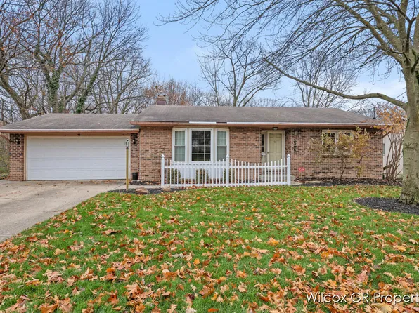 2326 Okemos Dr SE, Grand Rapids, MI 49506