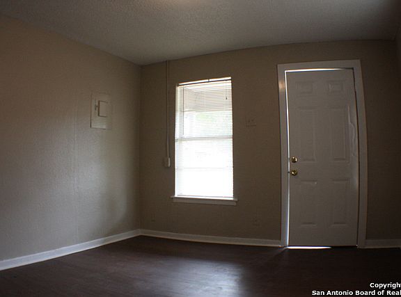 3rd image of 614 Collingsworth Ave