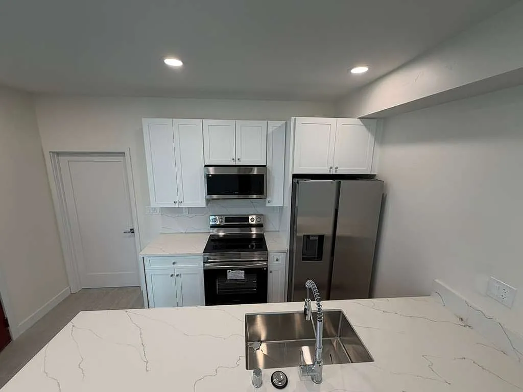 3326 Altadena #201 - 1 — Photo 3