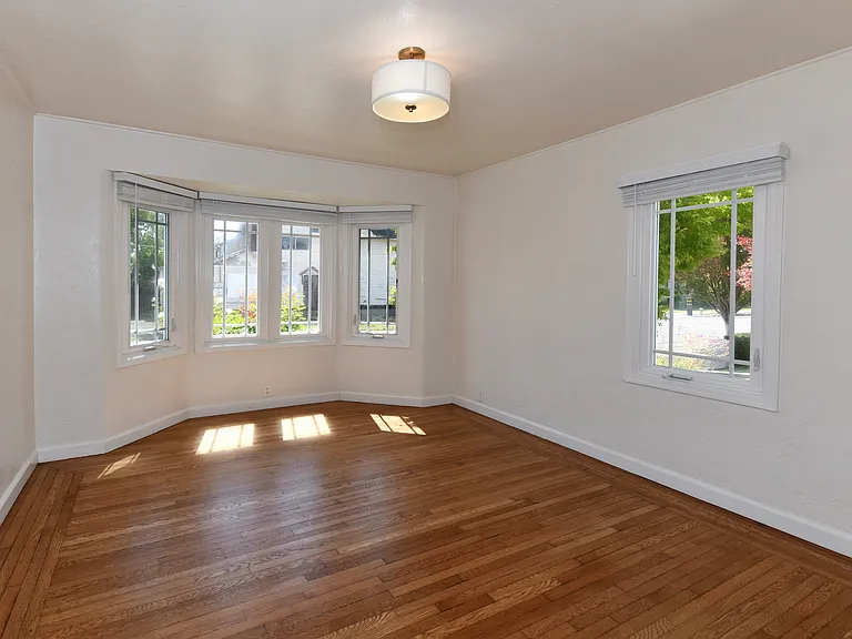 619 Seymour St — Photo 25