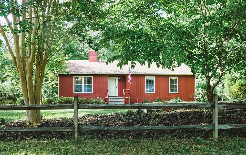 1st image of 119 Chapel Hill Ln