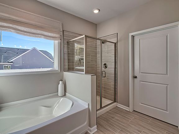 4th image of 556 Bee Balm Dr