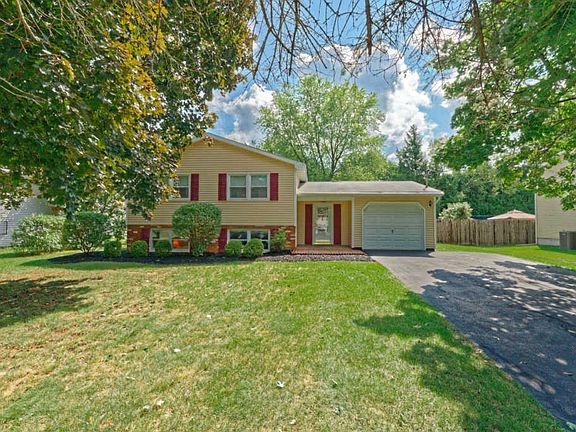 2nd image of 4 Greenridge Dr