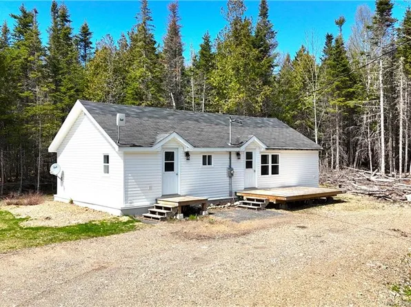 39 Harkness Rd #L, Saint Andrews, NB E5B 3G1