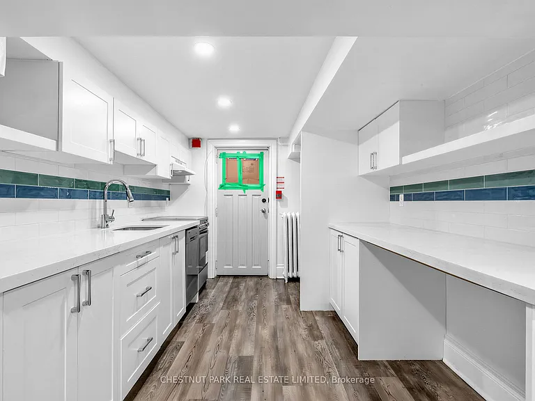 1 Kingswood Rd #R — Photo 22