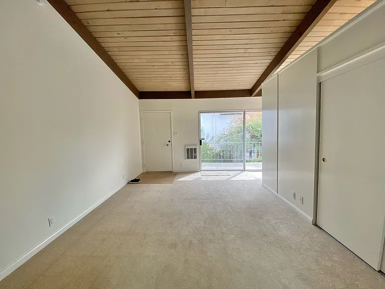 407 Mission Ave #6 — Photo 2
