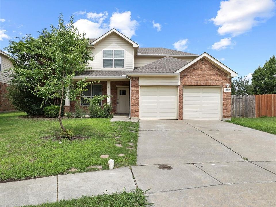 1st image of 12233 Macaroon Ln