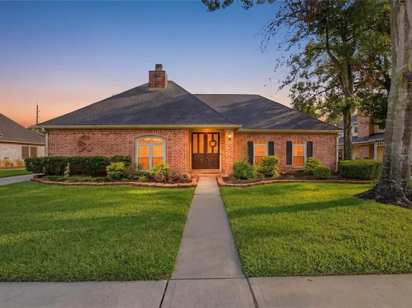 1603 Plantation Dr, Richmond, TX 77406