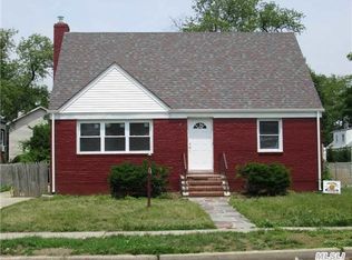 63 W Marshall St, Hempstead, NY 11550