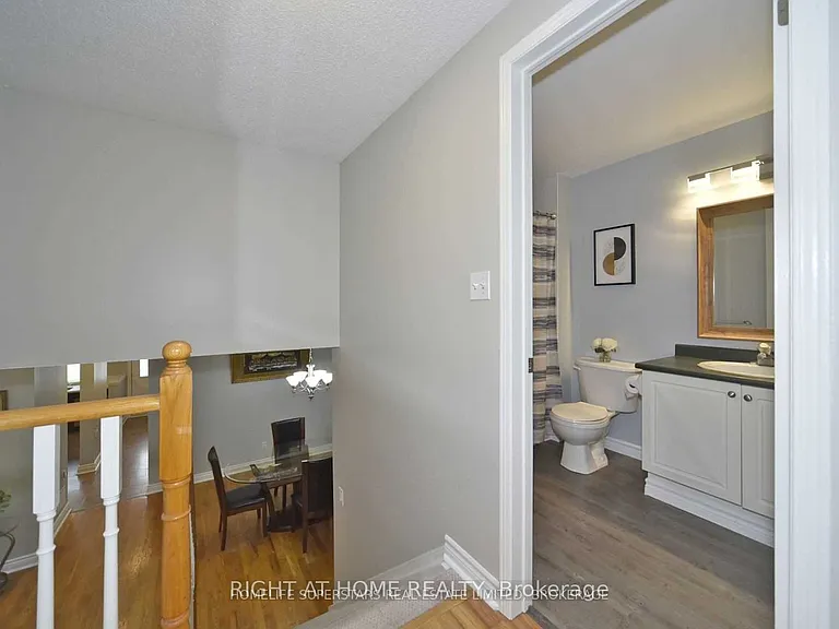1434 Largo Cres — Photo 12