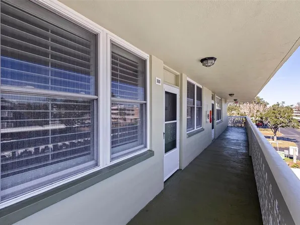 4890 Bay St NE APT 330, Saint Petersburg, FL 33703