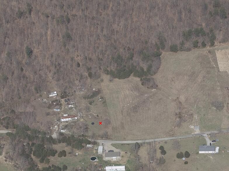 2nd image of 331 Wolf Run Rd