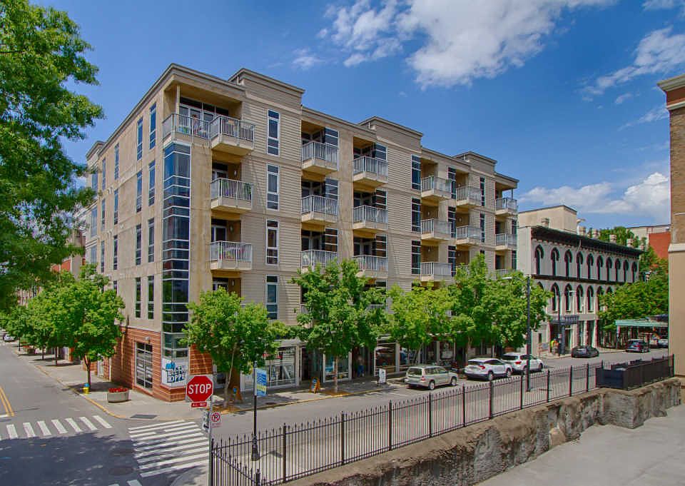 1st image of 440 Walnut St Unit 404