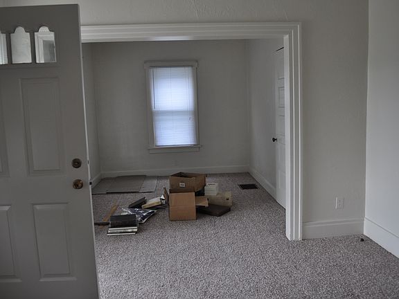 5th image of 164 N Garland Ave