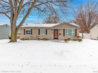 44205 Felstone Dr, Sterling Heights, MI 48313