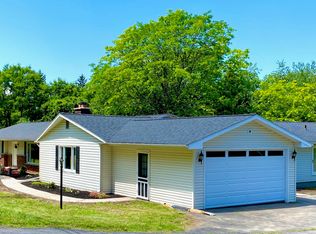 3 Olcott Ln, Rensselaer, NY 12144