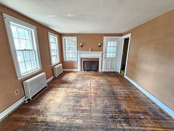 4th image of 204 Great Rd
