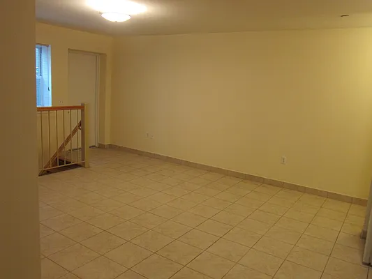 Rented by Realty 2000 Corp | media 5