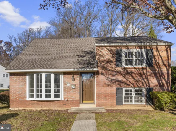 39 Greentree Ln, Malvern, PA 19355