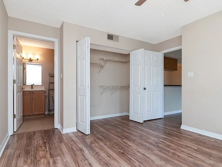 221 Lake Brook Cir #208 — Photo 10