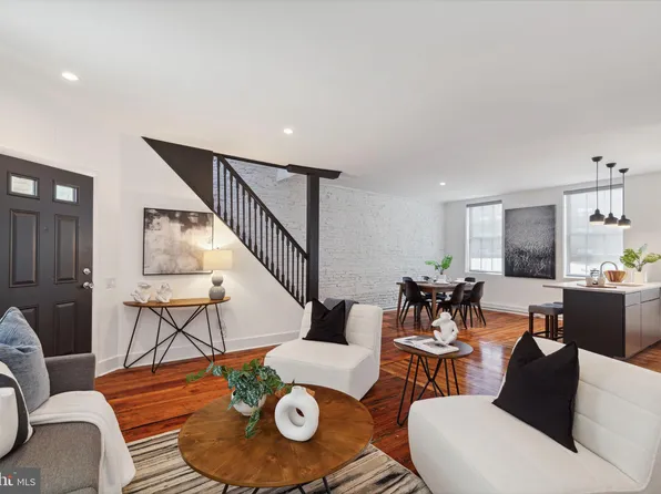 233 Vine St #E2, Philadelphia, PA 19106