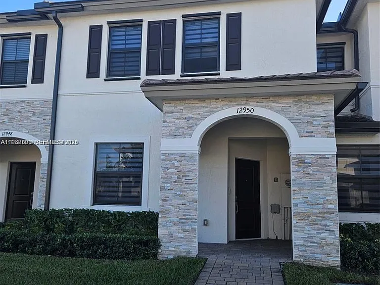 12950 SW 233rd Ter — Photo 1