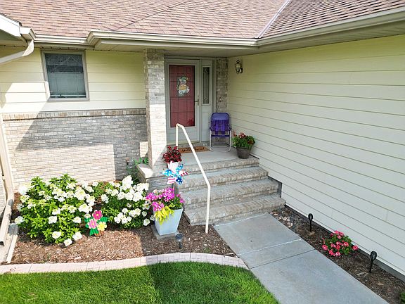 3rd image of 4402 Loveland Dr