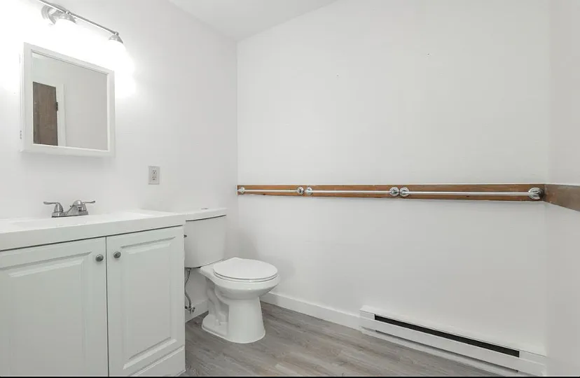 4 bed, 1250 sqft, $2,663 — Photo 3