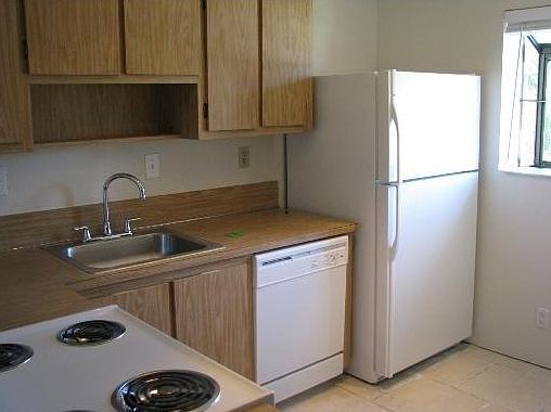 2nd image of 107 Gardens Dr APT 204