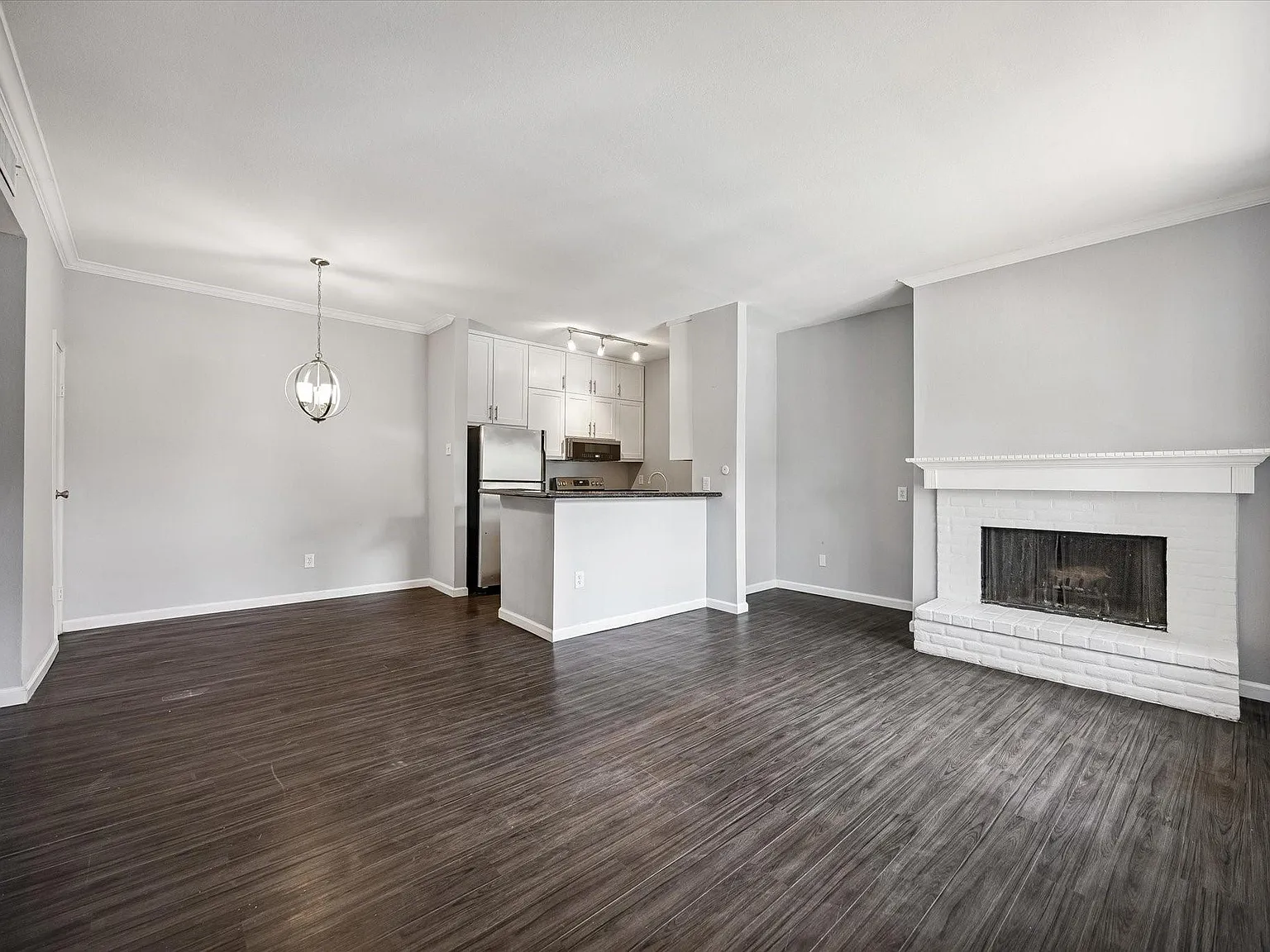 2 bed, 1.0 bath, 935 sqft, $1,500 — Photo 3