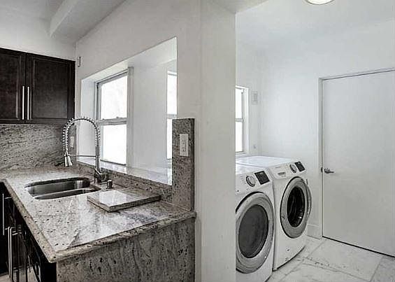 4th image of 18950 NE 20th Ct