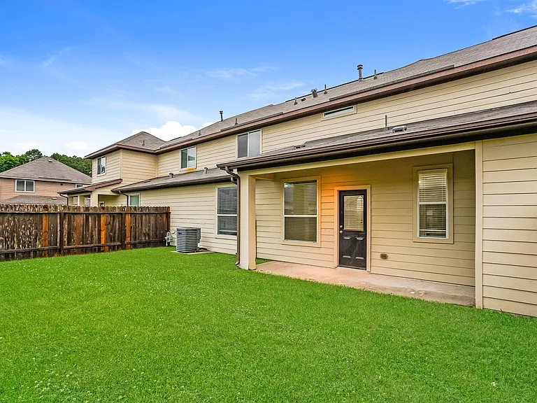 12218 Dona Ln — Photo 7
