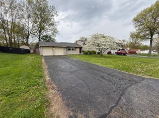 1382 Northfield Dr, Mineral Ridge, OH
